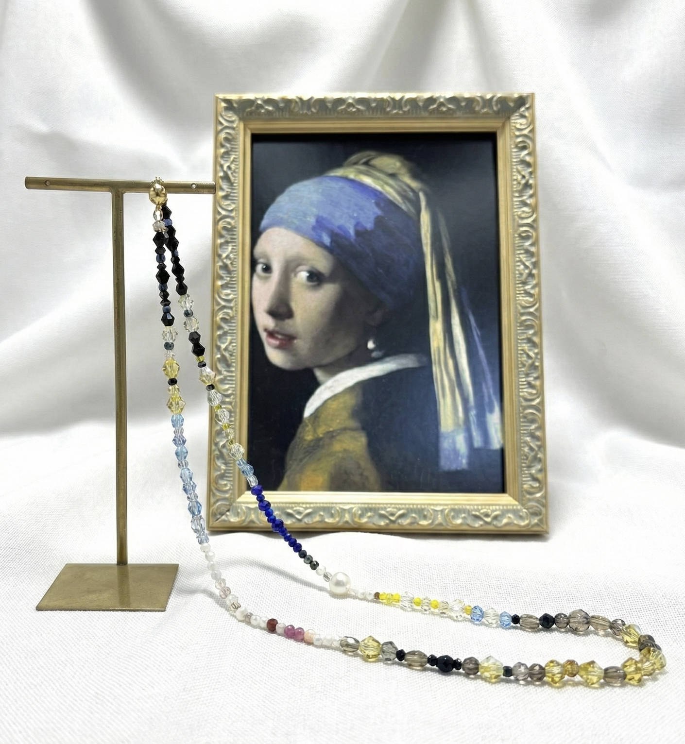 【身にまとう美術館】フェルメールの青、静寂のラピスラズリ -Girl with a Pearl Earring-