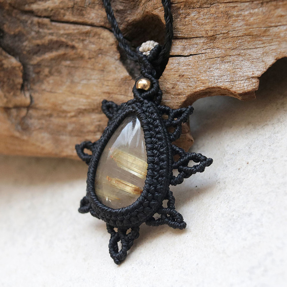 ルチルクォーツ天然石マクラメネックレスmac441エスニックアジアンエキゾチックなアレルギーフリーのアクセサリー 4枚目の画像