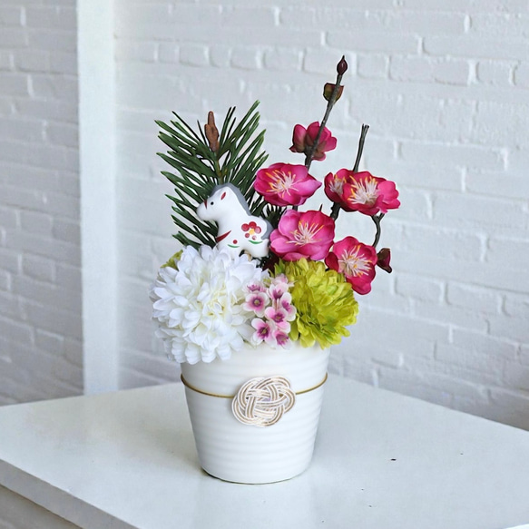 3日以内発送】紅梅と白マムの迎春アレンジ/こどもの日も飾れる