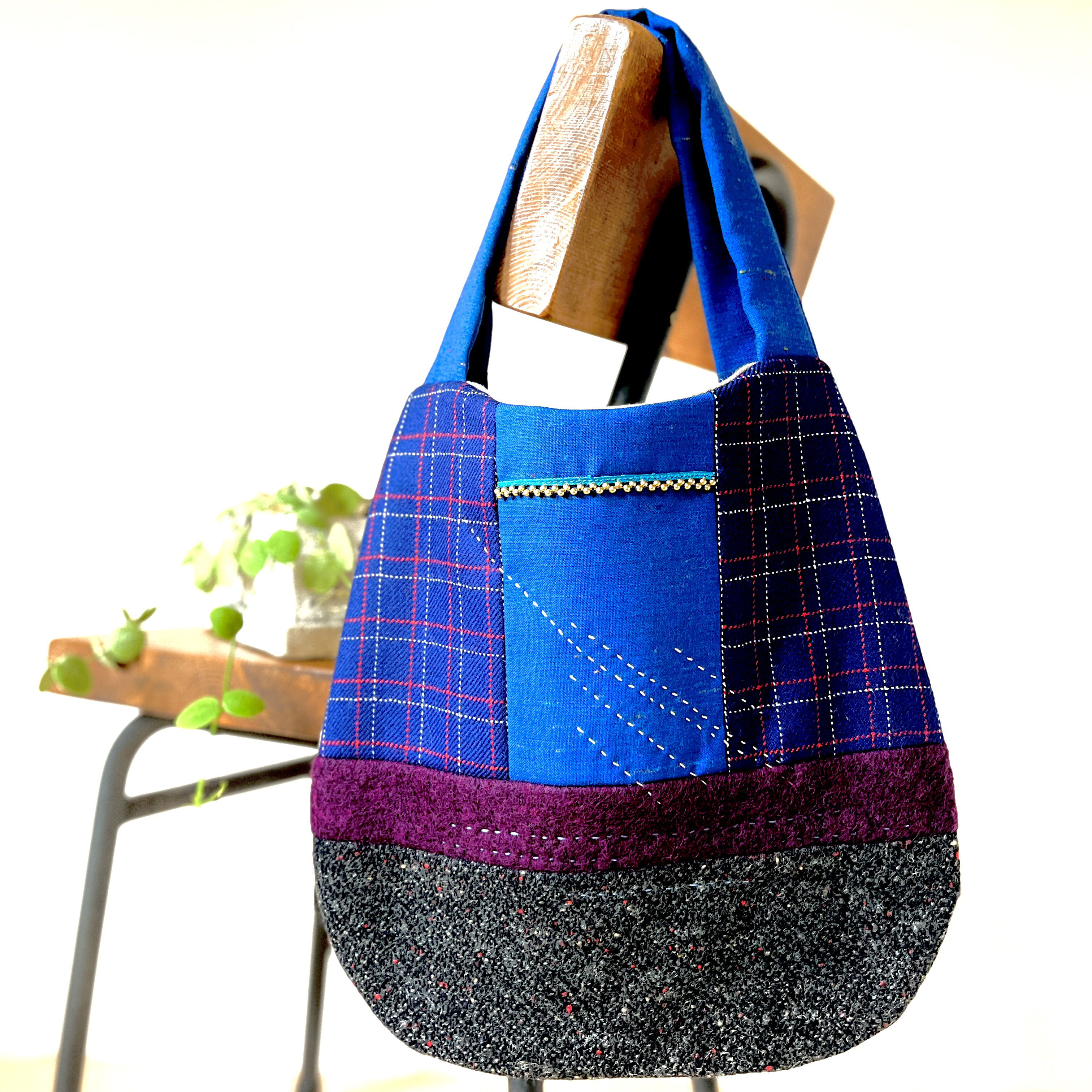 エッグ型トートバッグ　ウールの布あわせ　青