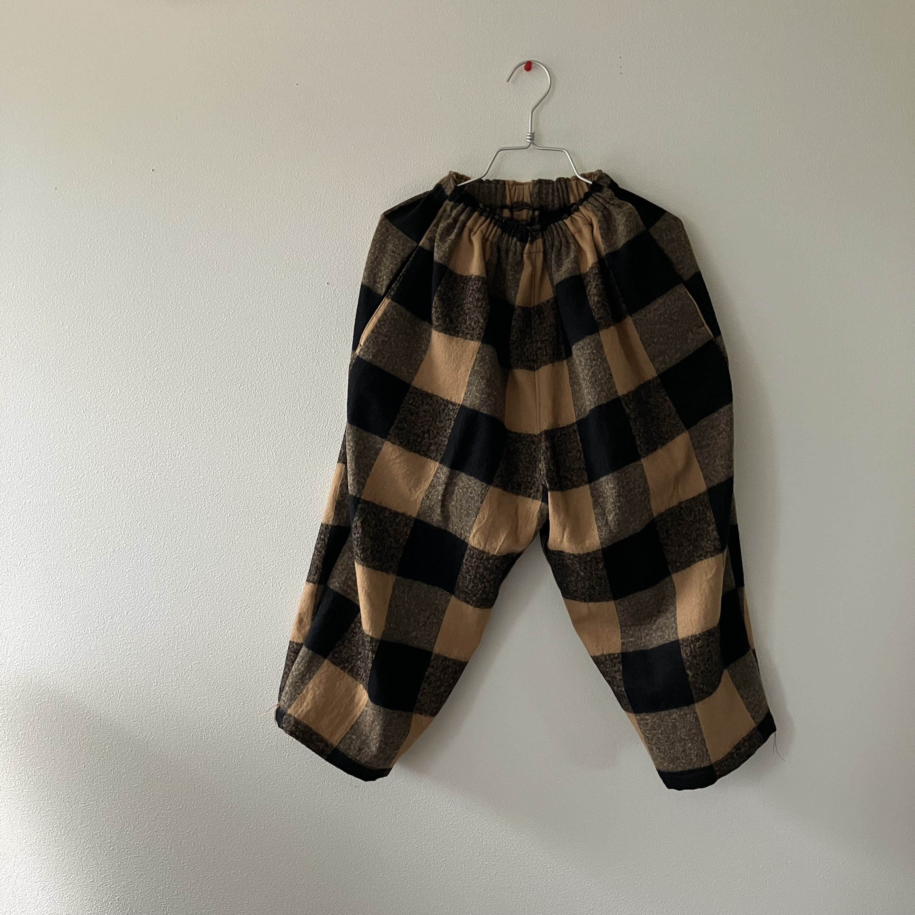ウールチェックのゆったりパンツ(054)