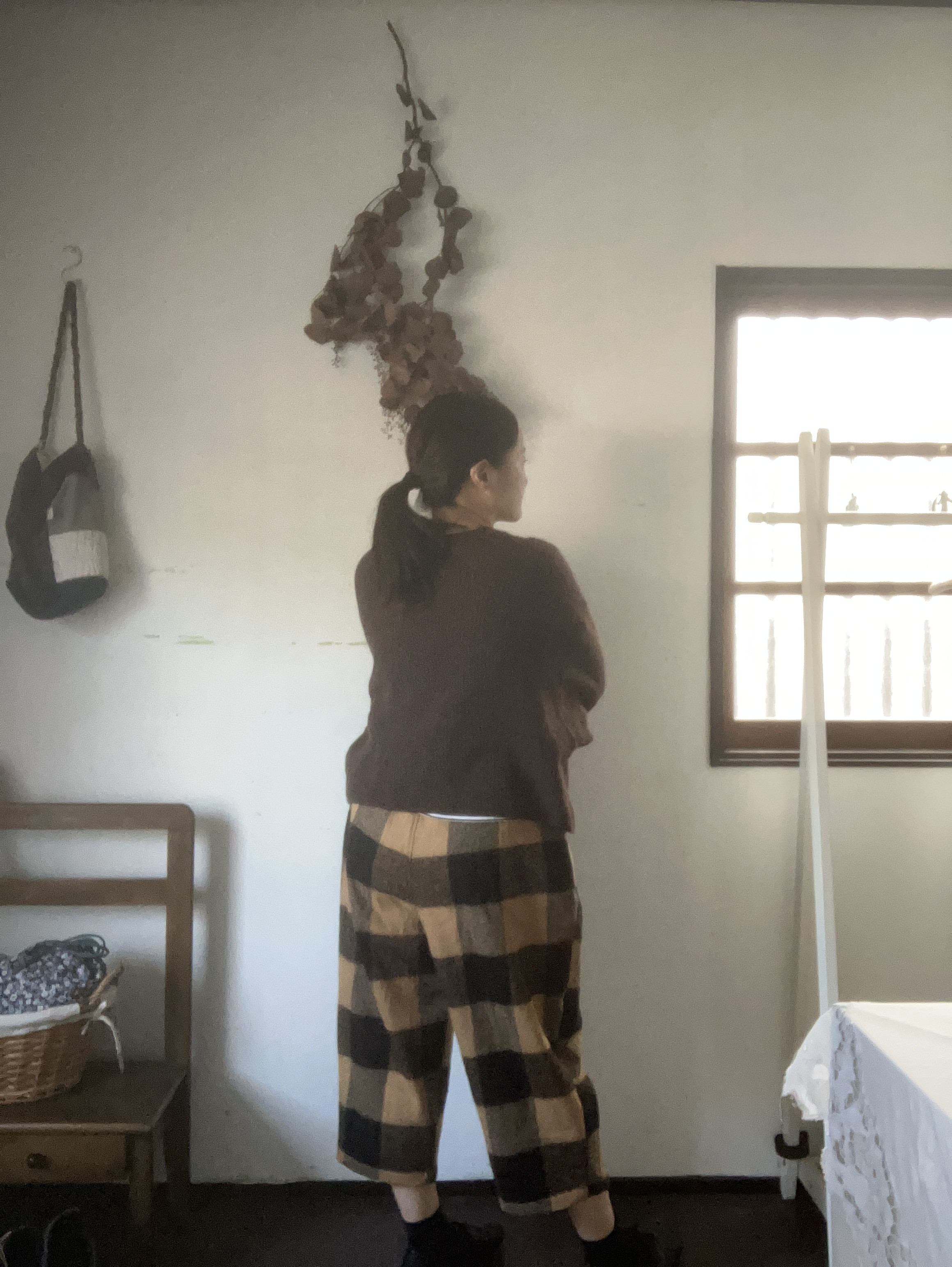 ウールチェックのゆったりパンツ(054)