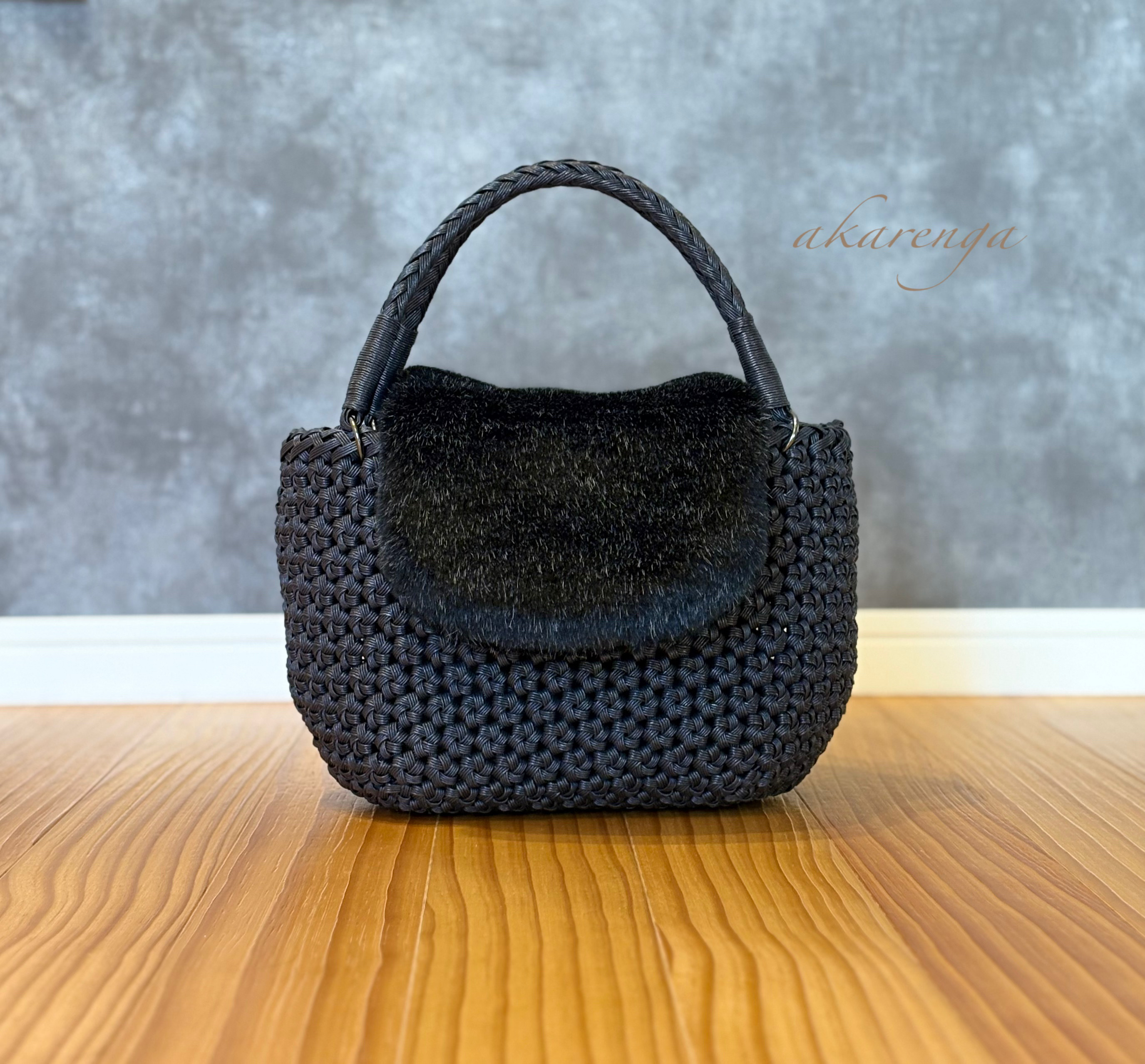 《受注制作》花むすび編みのかごバッグ ファーカバー付き　（黒）