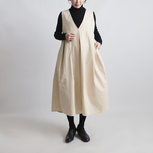 春うららＳＡＬＥ　１１８cm　Vネック　贅沢タック　ロング ワンピース ベビーキャンバスコットンゆったりアイボリーB20