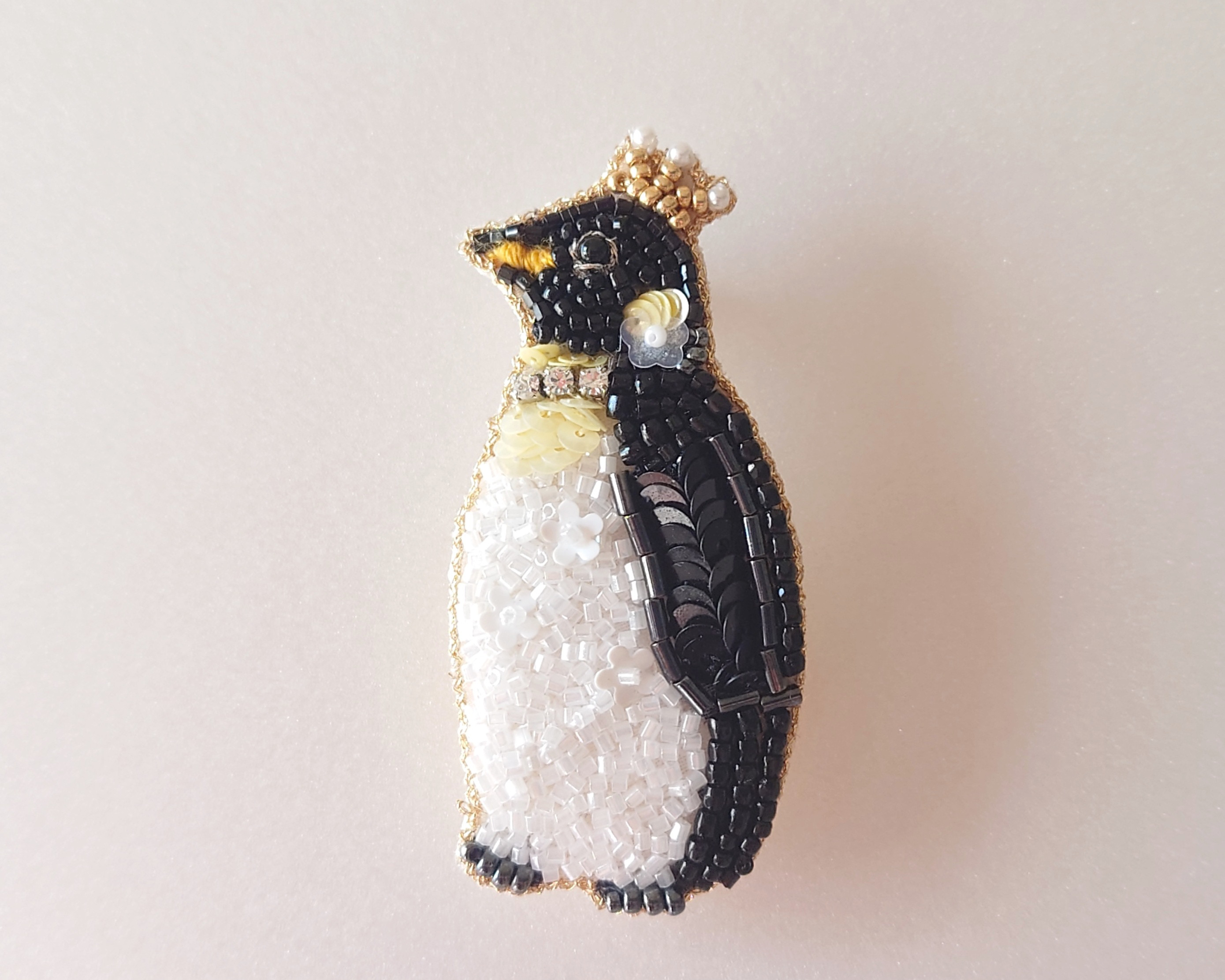 皇帝ペンギンのジュエリーブローチ【ビーズ刺繍】