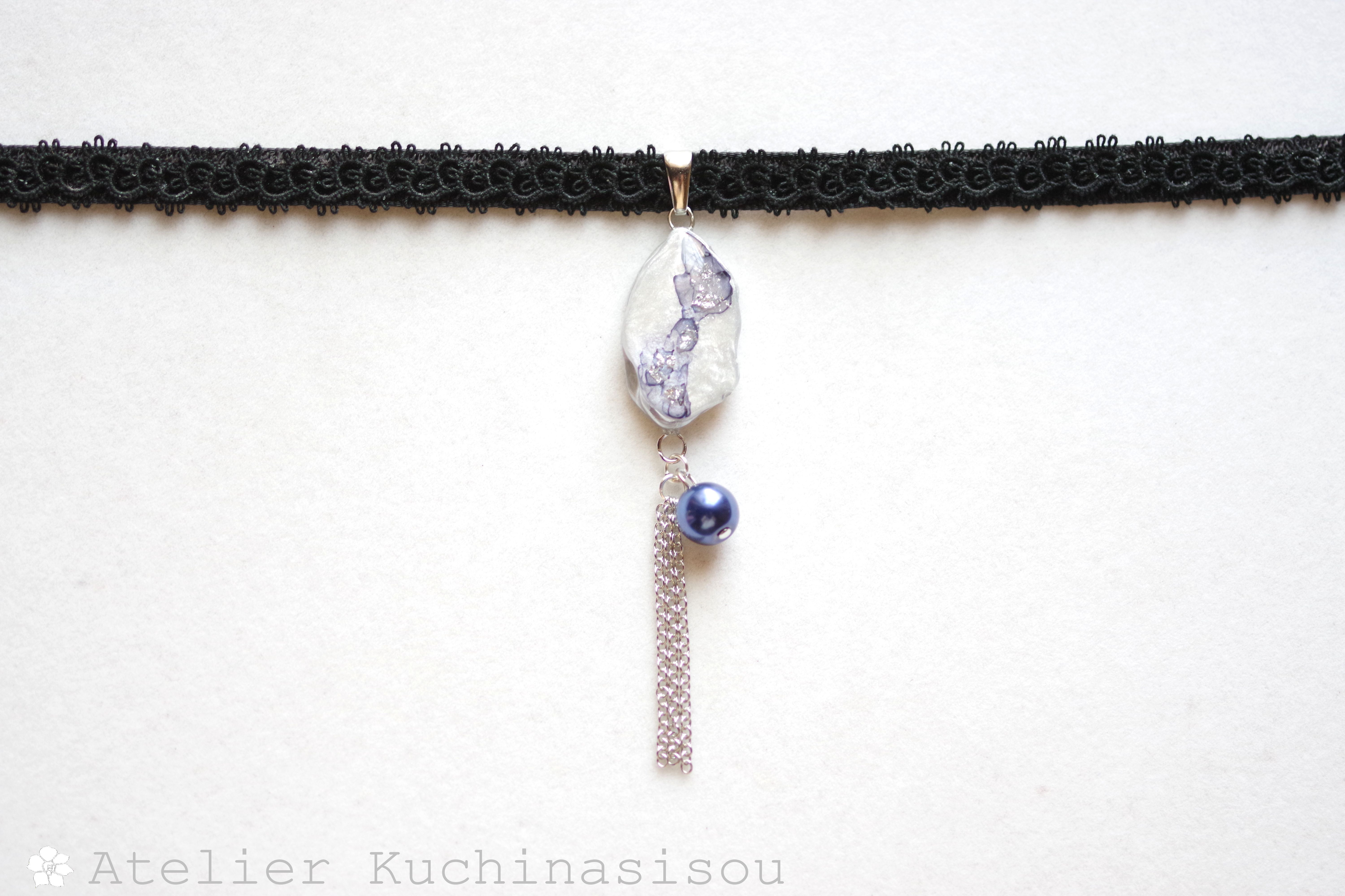 【受注製作】レジンアート　スライスアゲートとタティングレースとベルベットリボンのチョーカー〈凍蝶〉