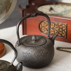 手付き花器 肌 南部鉄器 一輪挿し・花瓶・花器 水沢鋳物工業協同組合