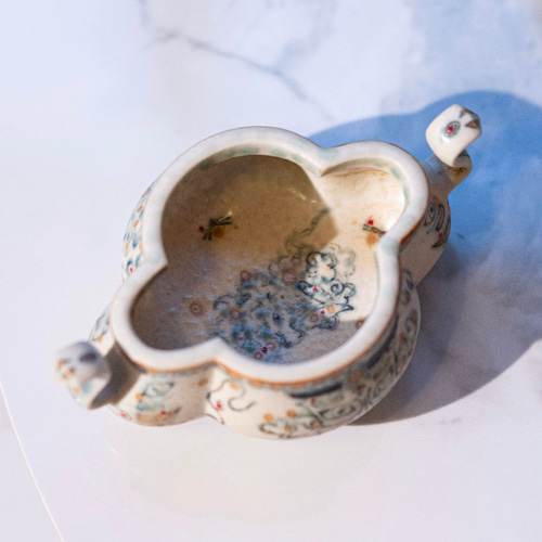 詩瓷集・香道の美 古代青銅器の神秘を磁器で再現｜釉下彩青花染付