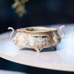 詩瓷集・香道の美 古代青銅器の神秘を磁器で再現｜釉下彩青花染付