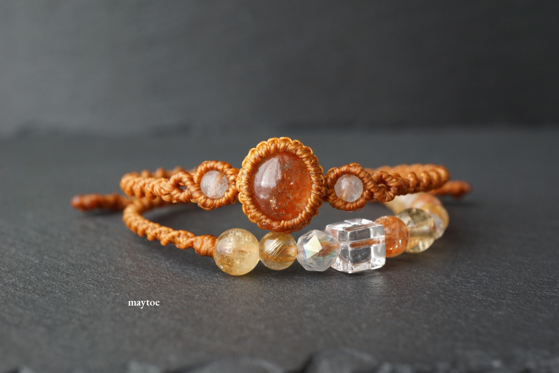 宝石質サンストーン＆シトリン＆ルチルクォーツの二重マクラメブレスレット - crystal orange ＜金属フリー＞