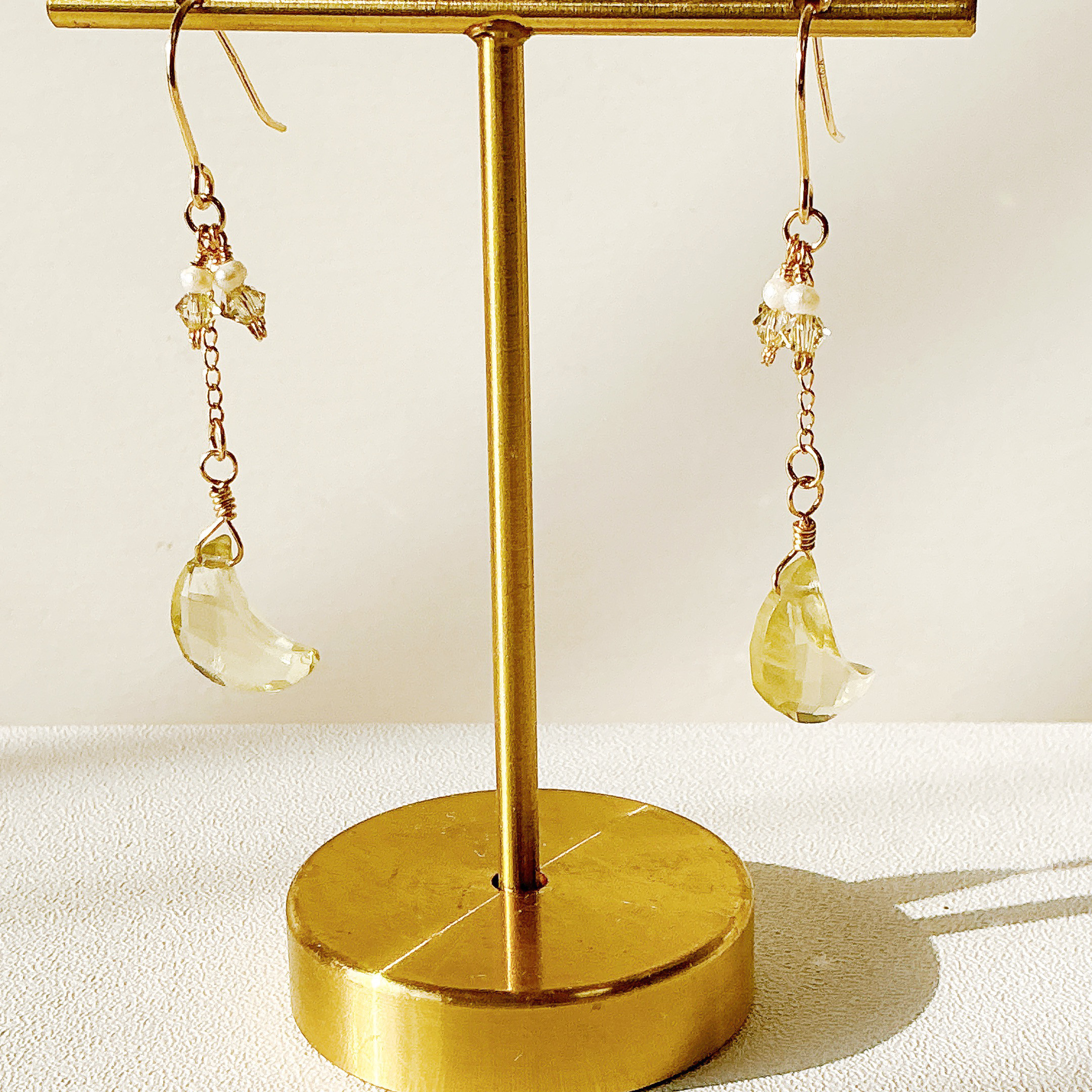 14kgf 月のピアス