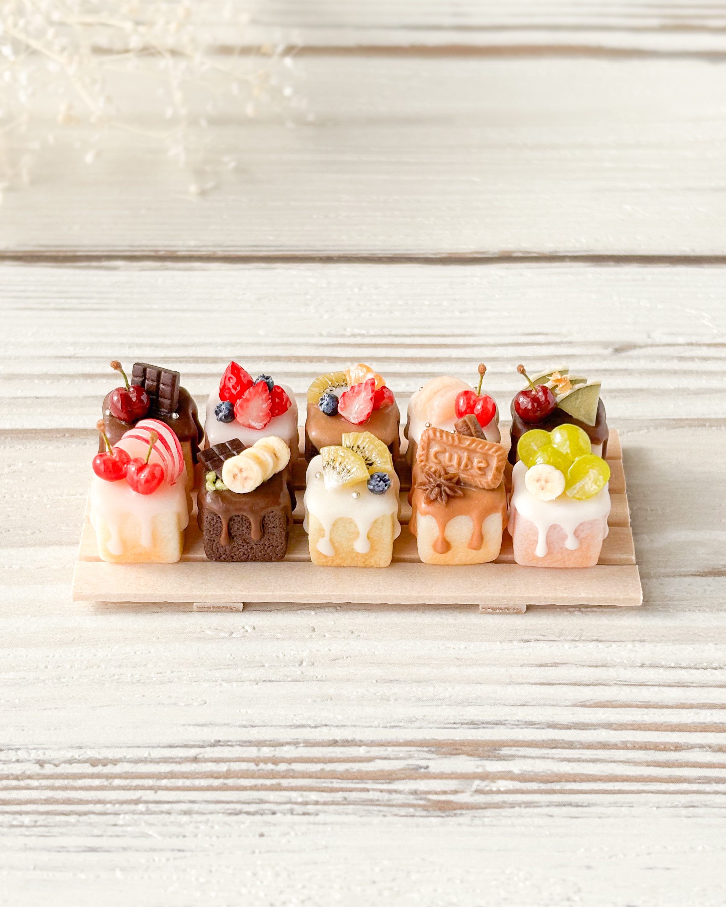 ミニチュア　キューブパン 10個セット ｜ フルーツ ＆ スイーツ のトッピング ｜ 選べる木のトレー付き