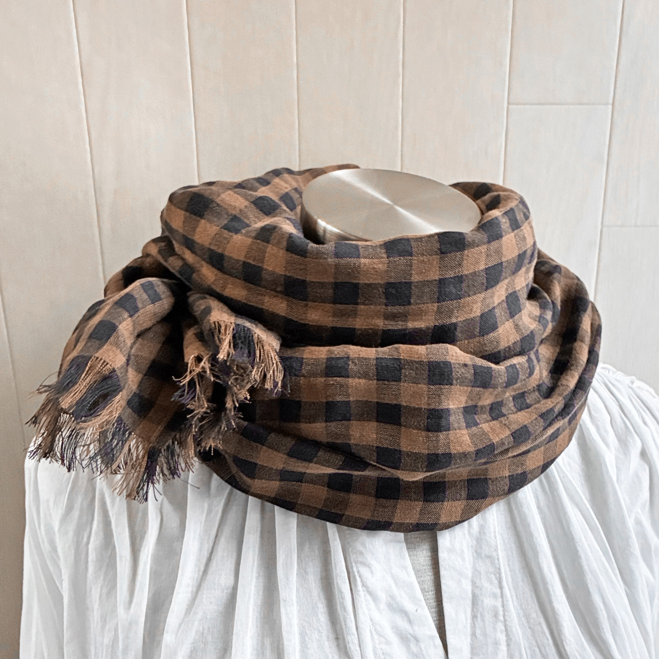 秋冬 イタリアンリネンのストール　ギンガムチェック　ブラウン×黒