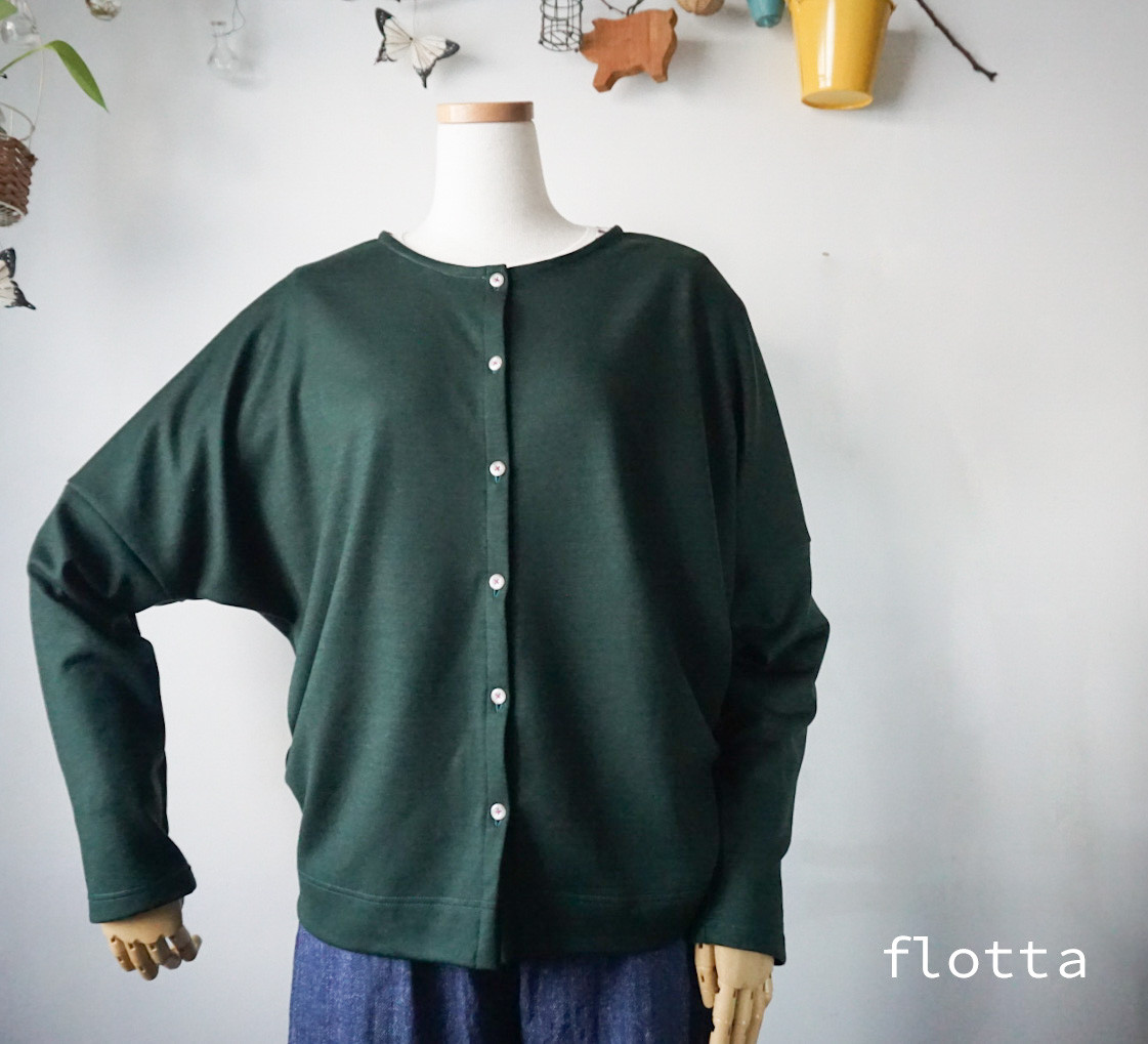 ウールなドルマンスリーブカーディガン（モスグリン）