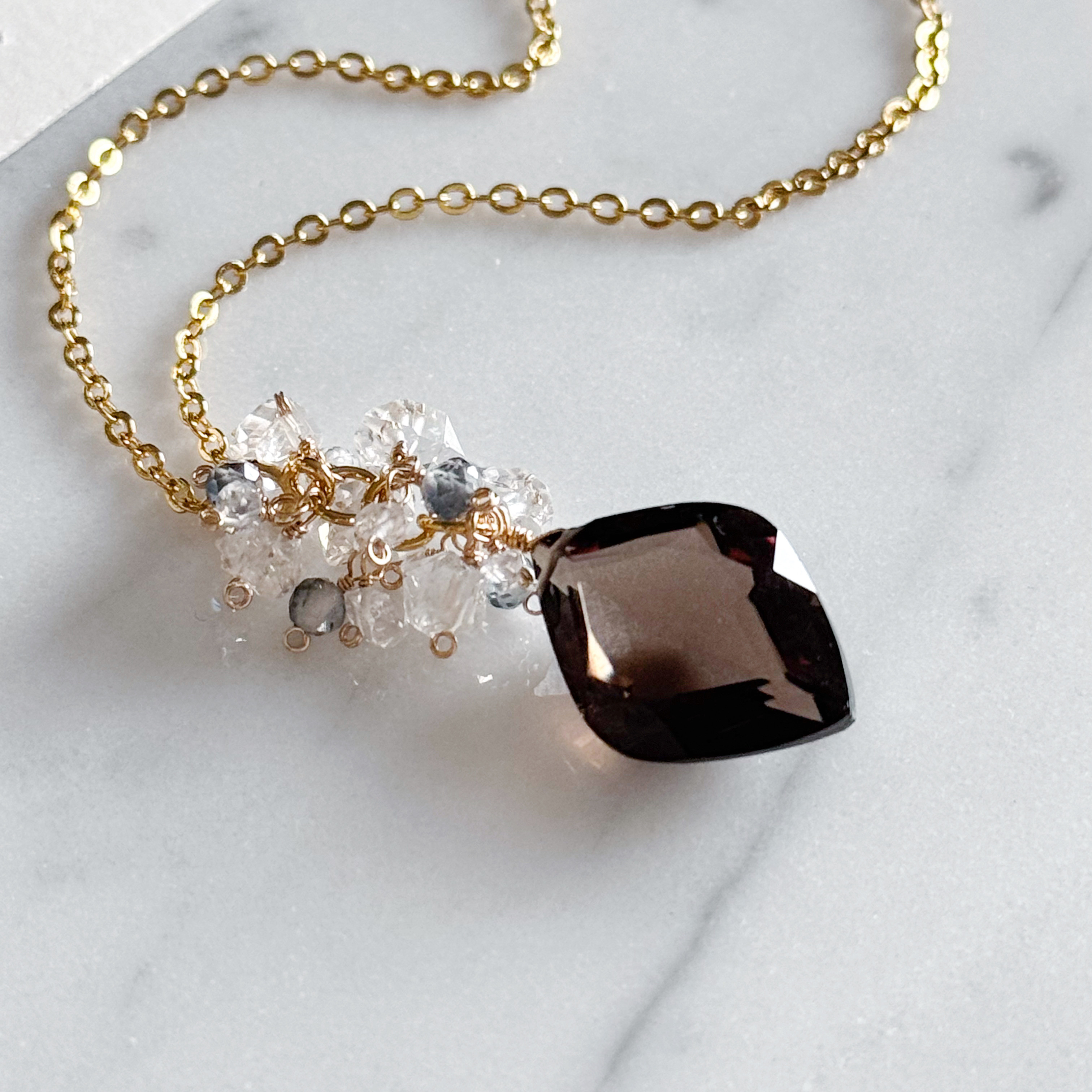 《アレルギー対応》宝石質スモーキークォーツとハーキマーダイヤモンドのウィンターグロウネックレス 16kgp/316L