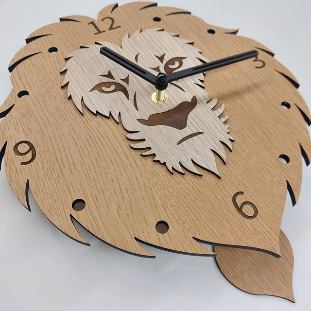 ライオン 壁掛け時計 振り子付き 静音ムーブメント 木製アートクロック