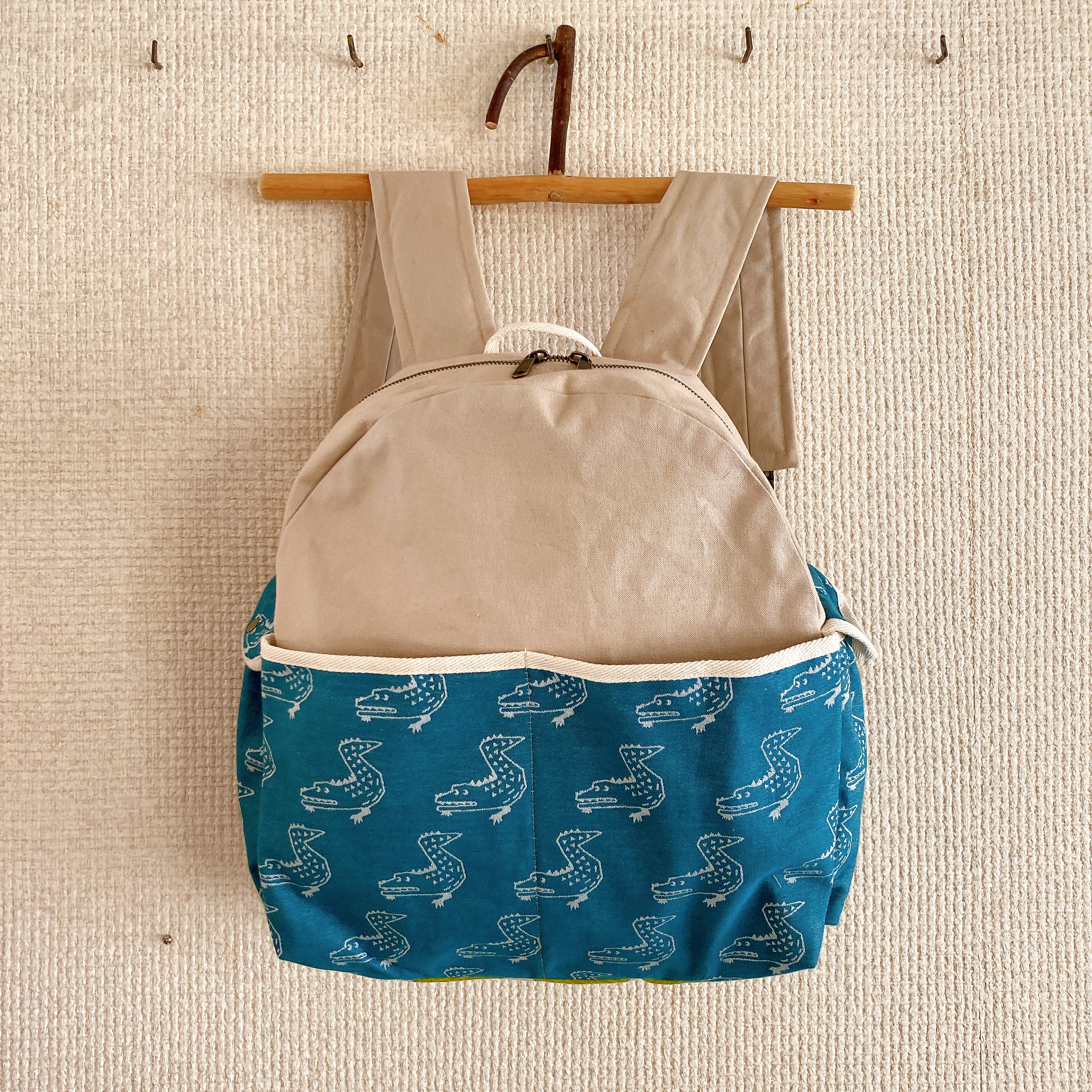 たっぷり収納！大人のリュック（ワニ）