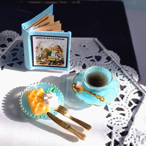 ミニチュア アリスのお茶会 豆本 ティーセット ティーカップ アップル
