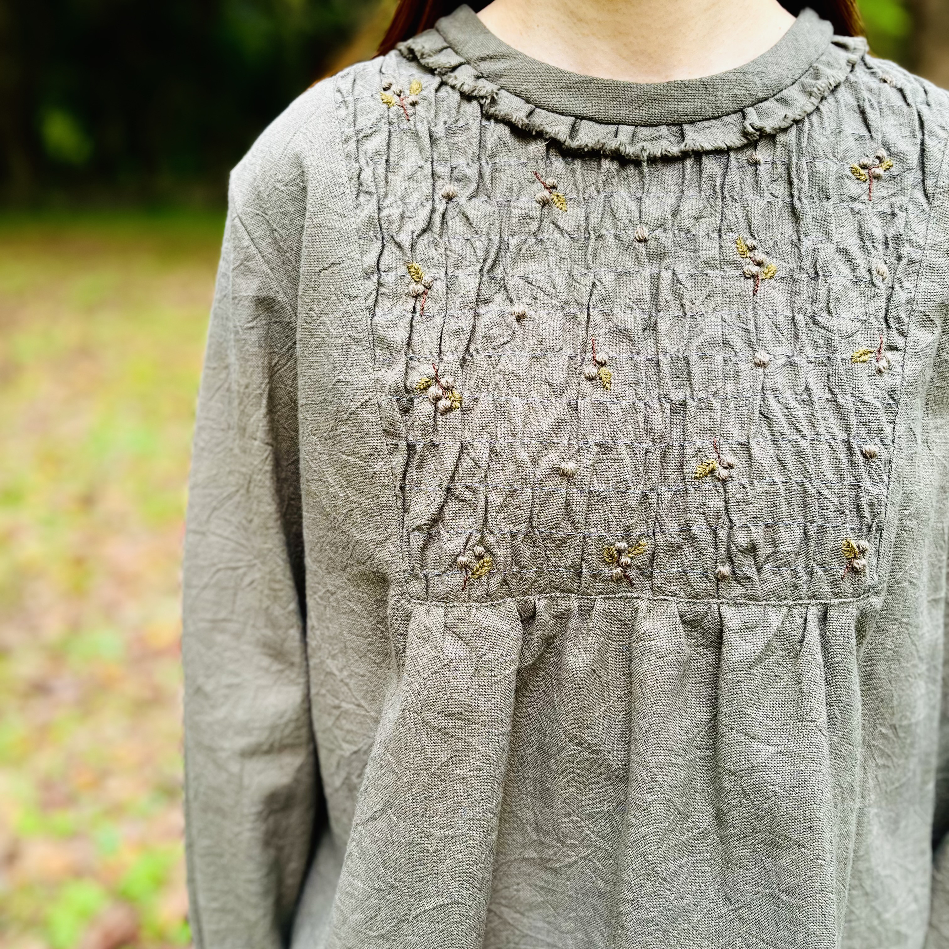 刺繍　オリーブの季節ブラウス　(緑)