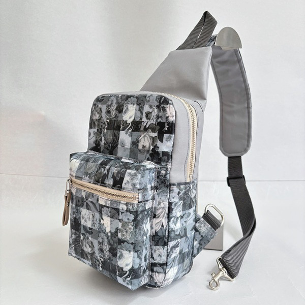 ボディバッグをリバティで楽しむ！ラミネート生地で丈夫×軽量×撥水性の毎日バッグ【受注制作品】アーカイブギンガム柄