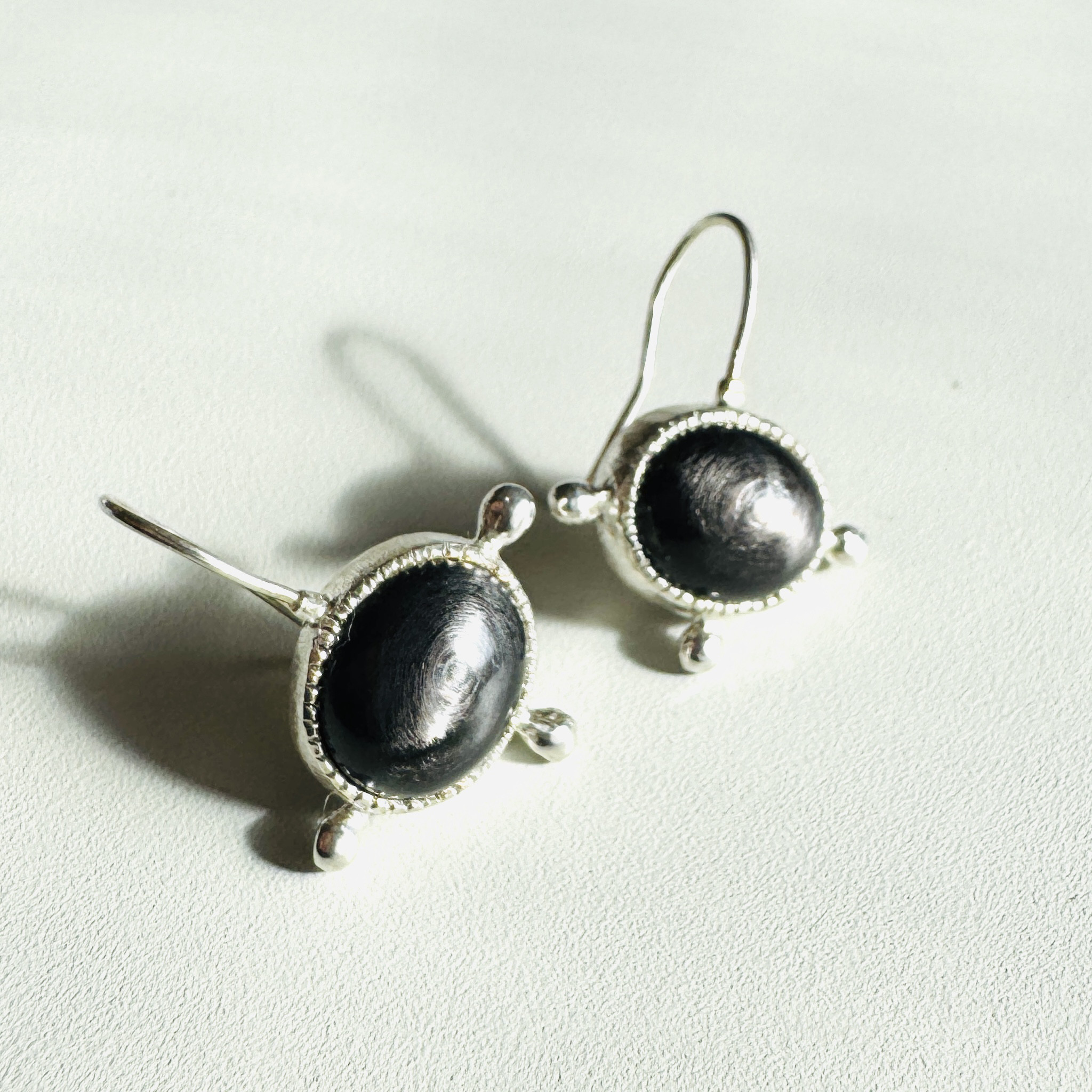 【obsidian】cross ピアス