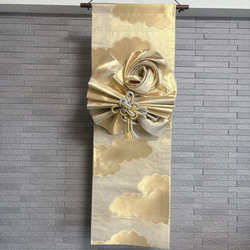 帯をリメイクした飾り結びのあるタペストリー その他インテリア雑貨