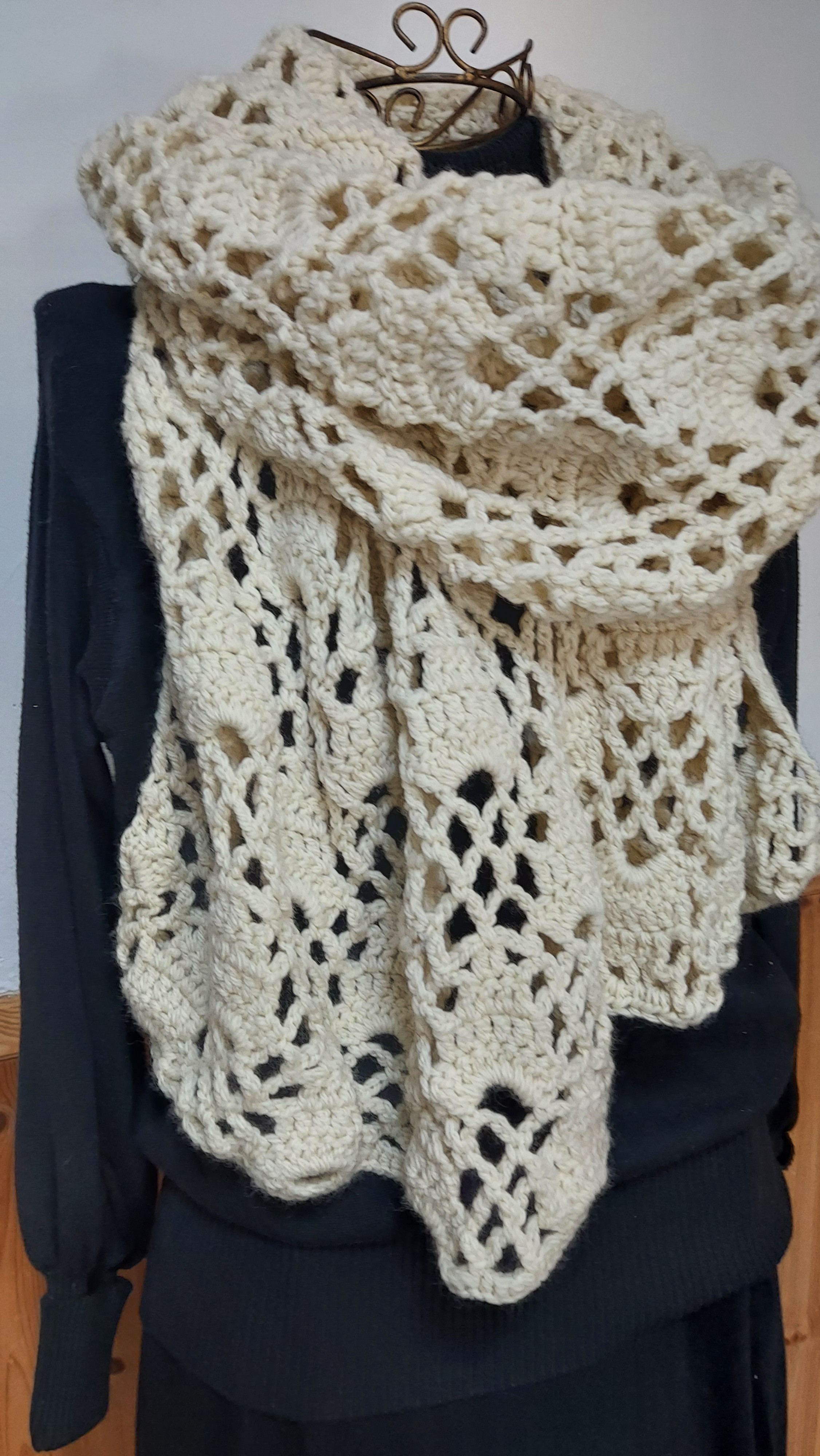 メリノウール100%の肌触りの良い大判マフラー