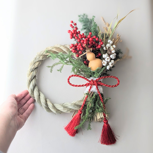 しめ縄しめ飾り　お正月飾り　しめ縄リース　紅白 紅白とひょうたんのしめ縄飾り しめ縄・しめ飾り mamemona 通販