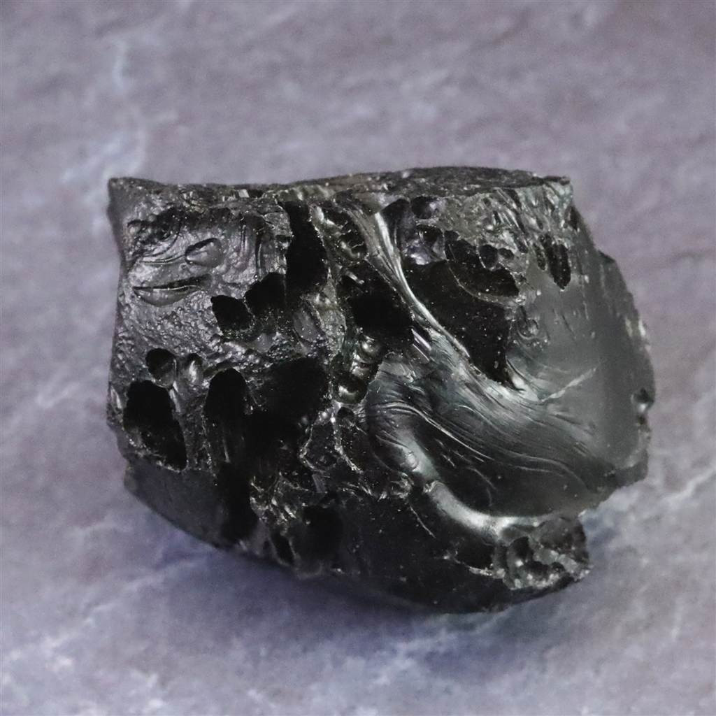 ビリトナイト　インドネシア産テクタイト　原石　26.5ｇ #57462