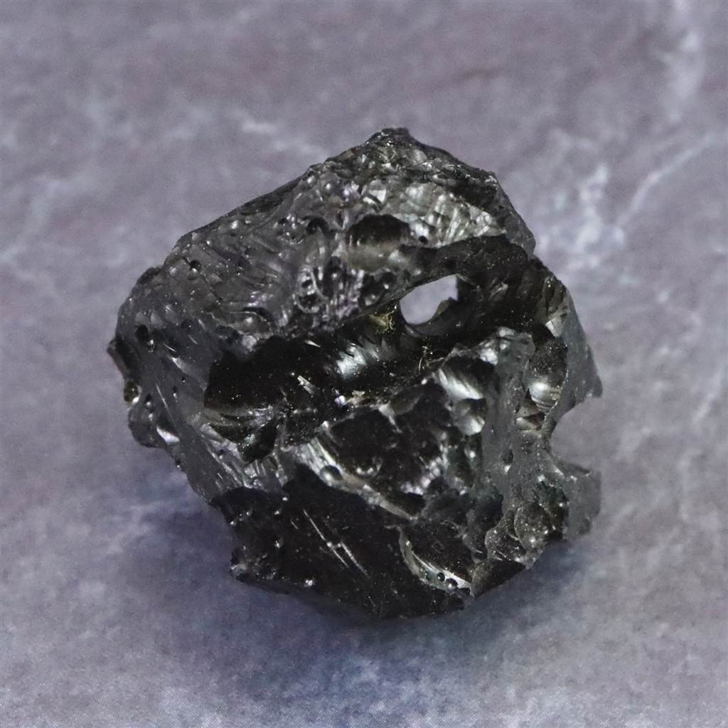 ビリトナイト　インドネシア産テクタイト　原石　10.7ｇ #56080