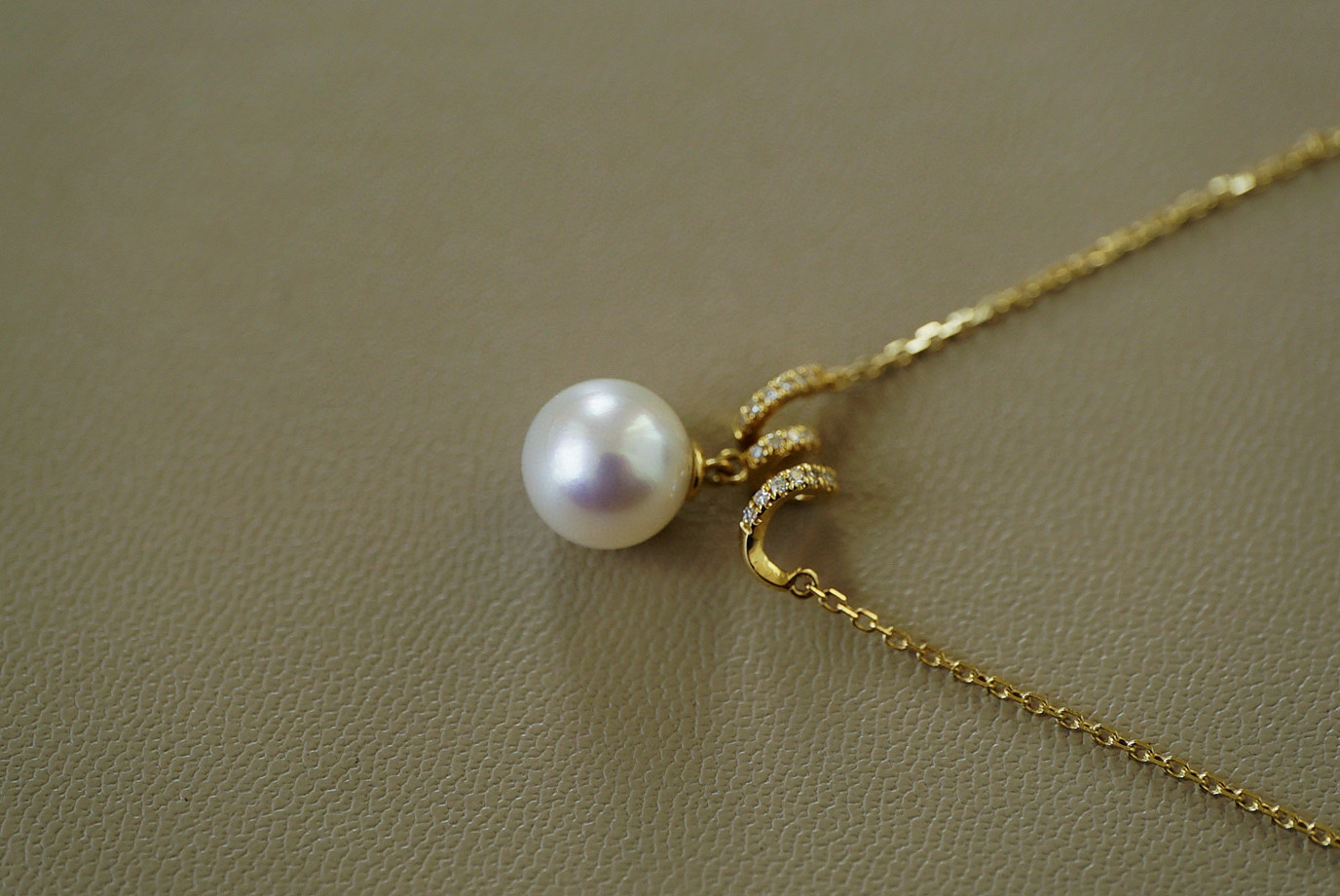 「定番」K18 天然アコヤ真珠　健康・無垢・長寿・富・純潔・円満・完成　天然ダイヤモンド　ネックレス　海水真珠