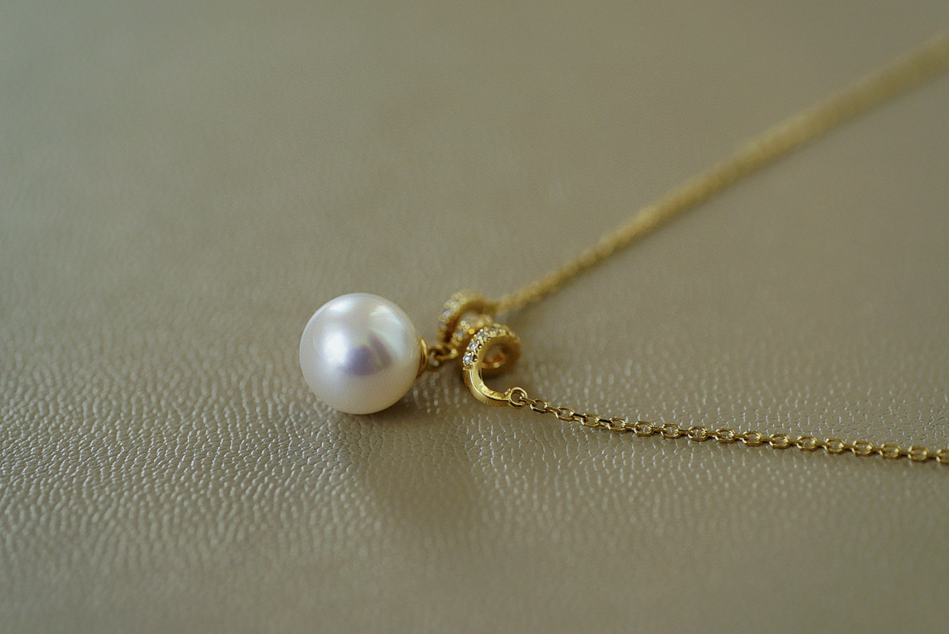 「定番」K18 天然アコヤ真珠　健康・無垢・長寿・富・純潔・円満・完成　天然ダイヤモンド　ネックレス　海水真珠