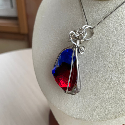 アンダラクリスタルペンダント・多色 赤×青×黄✨〜アルゲンティウム