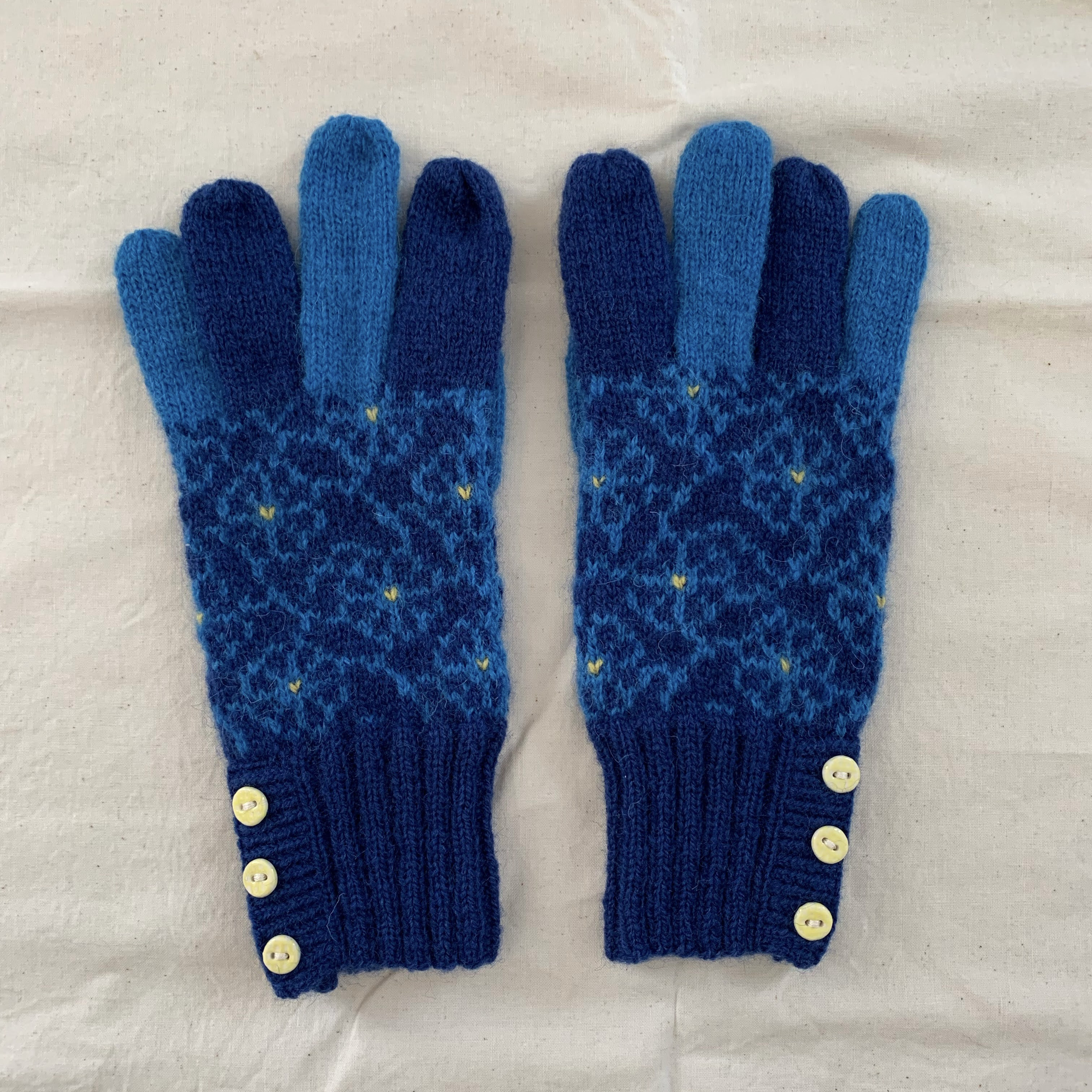 蔦模様の手袋／ナイトブルー
