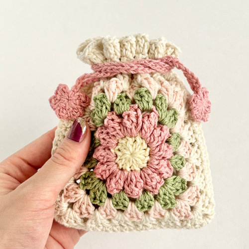 巾着ポーチ 花モチーフ コットン かぎ針編み ピンク 黄緑 デイジー
