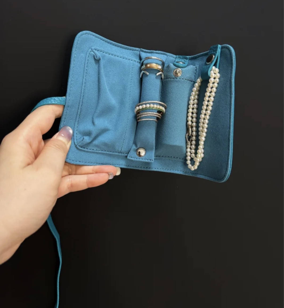 本革ジュエリーポーチ｜リング・ピアス収納｜牛革｜13×6.5cm｜選べる2色（水色/レッド） 4,108円