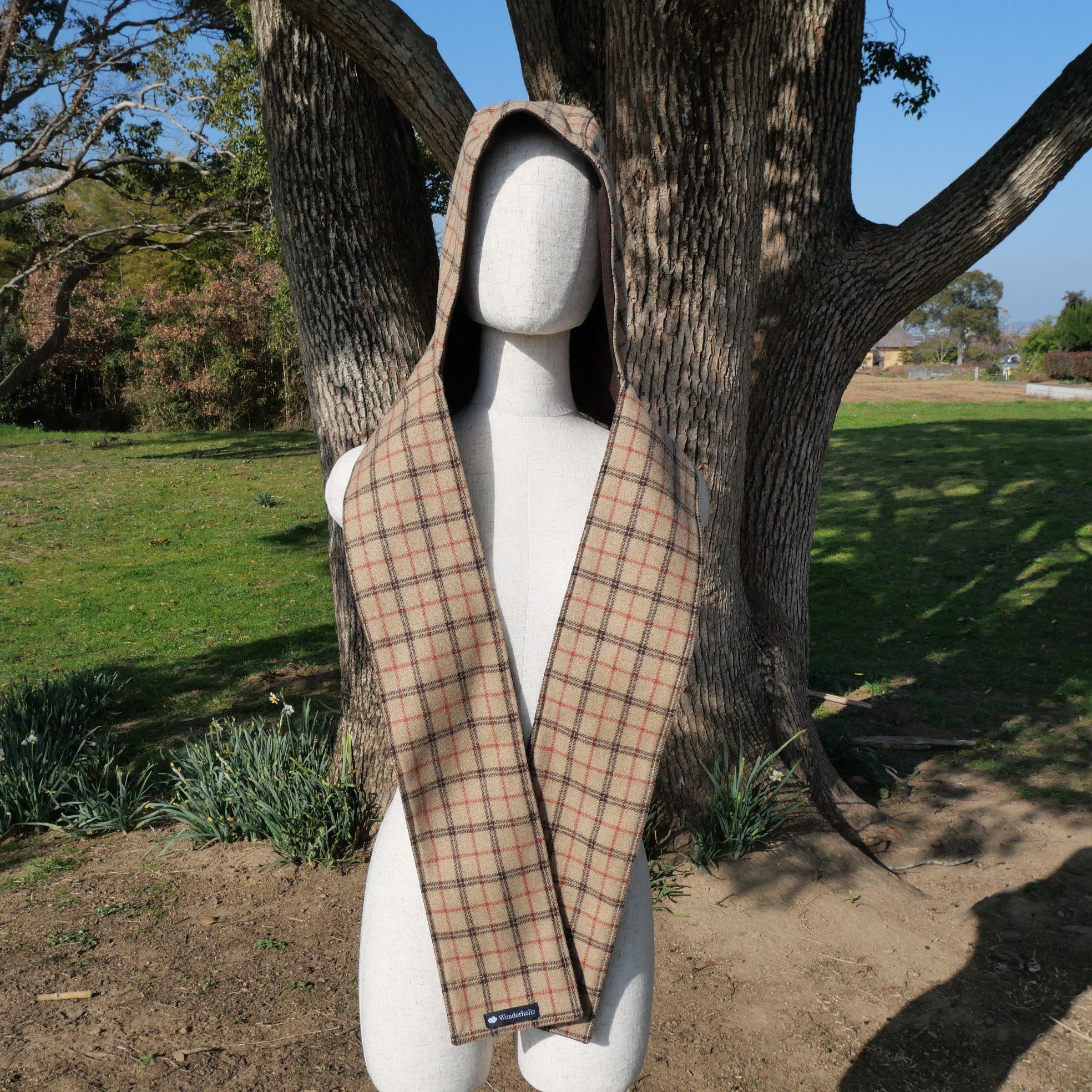 ＜値下げ＞フード付きマフラー　ベージュのチェックとチャコールブラウンのリバーシブルマフラー