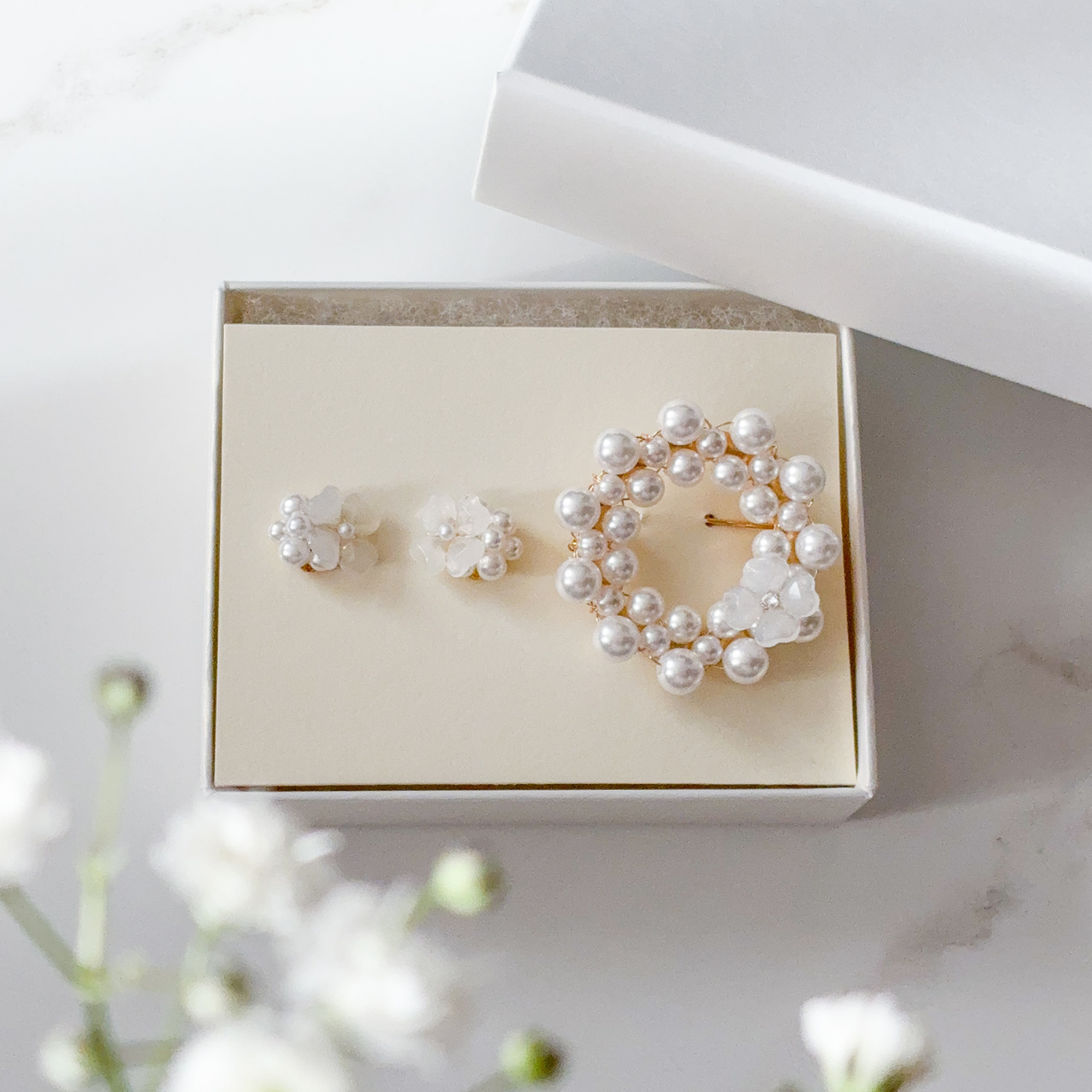 パール ピアス ブローチ サークルブローチ 花 小ぶり ニット オケージョン フォーマル セット