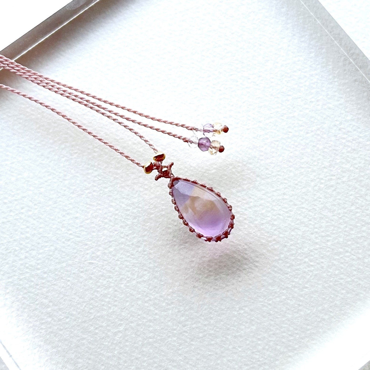 アメトリンのマクラメ編み 天然石ネックレス 6,336円