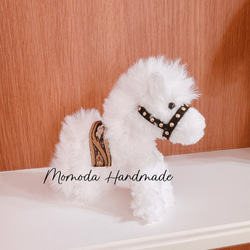 モールドール 干支 馬 置き物 お正月 新年 ハンドメイド 白×白 その他