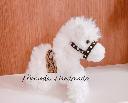 モールドール 干支 馬 置き物 お正月 新年 ハンドメイド 白×白 その他