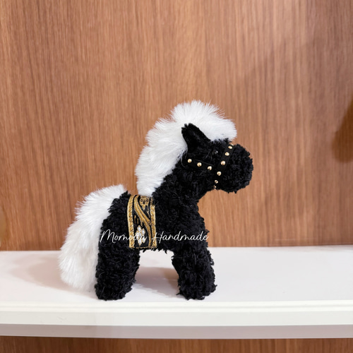 モールドール 干支 馬 置き物 お正月 新年 ハンドメイド 白×白 その他