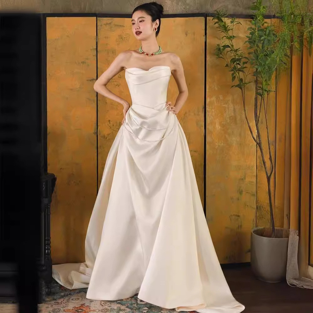 ウェディングドレス 白 黒 サテン シンプル オフショルダー おしゃれ 韓国風 花嫁 前撮り お呼ばれ AK382