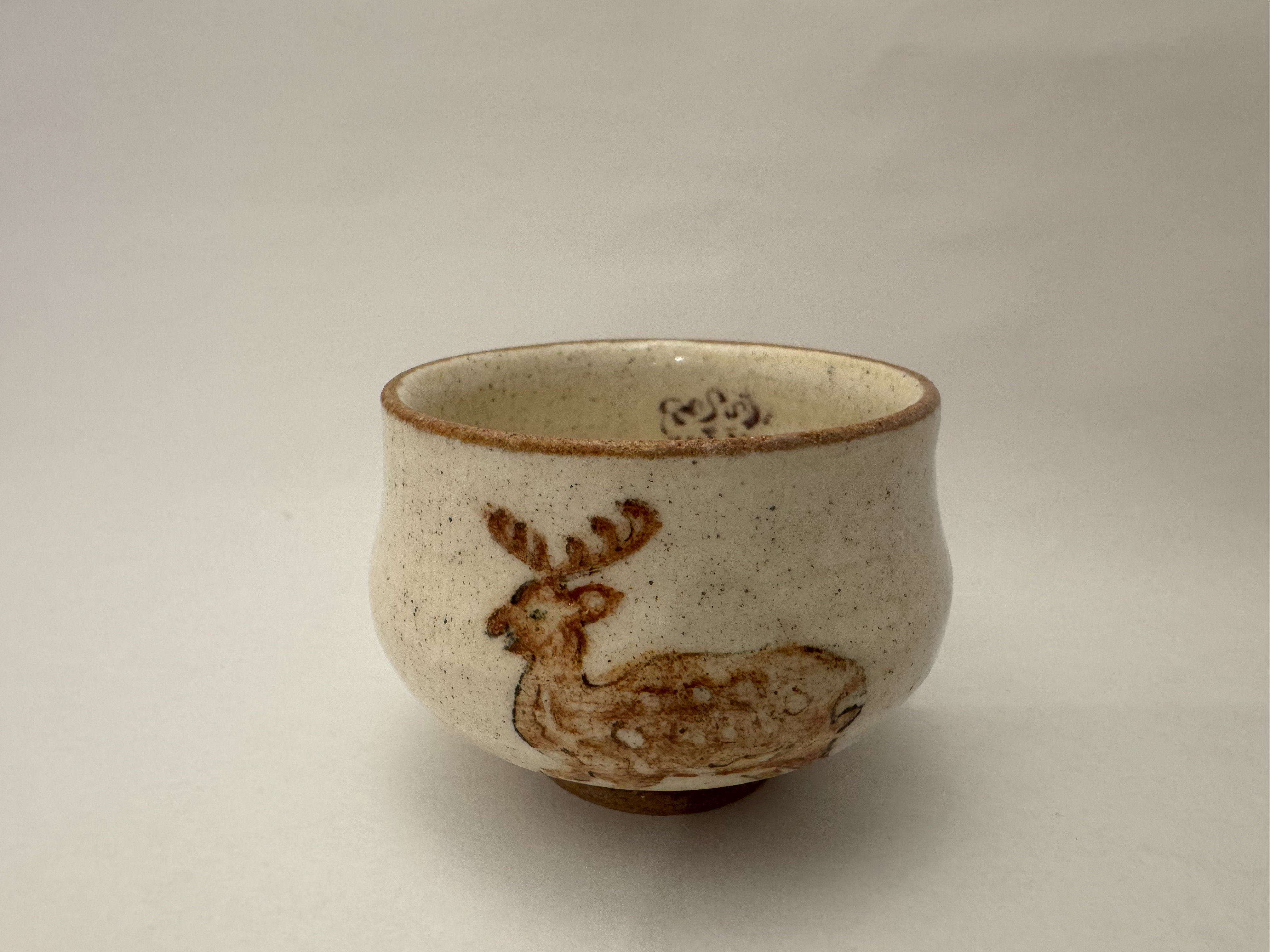 赤膚焼　ぐい飲み【正倉院】（奈良絵）