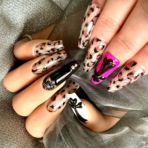 レオパード×漆黒クロム ヒョウ柄 ギャルネイル y2k ロングネイル 派手