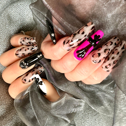レオパード×漆黒クロム ヒョウ柄 ギャルネイル y2k ロングネイル 派手