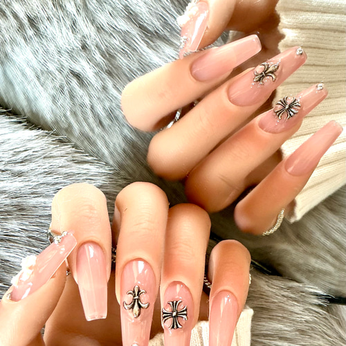 病みかわ 粘膜ピンク×立体クロス ギャルネイル y2k ロングネイル 派手