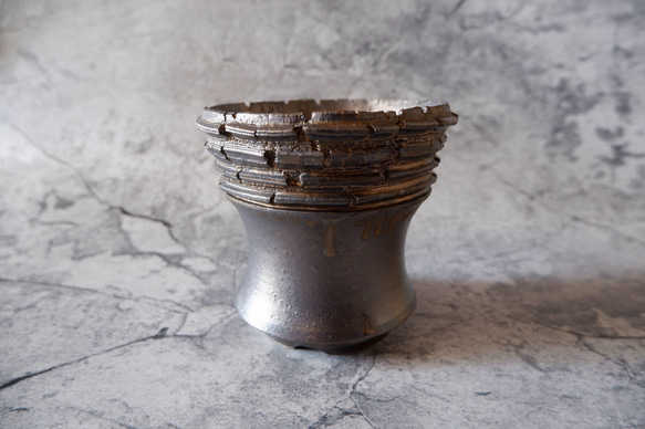 4.5号燻し金彩裂紋鉢361　塊根植物　多肉植物　アガベ　盆栽　植木鉢　作家鉢　鉢皿　沖縄 3枚目の画像