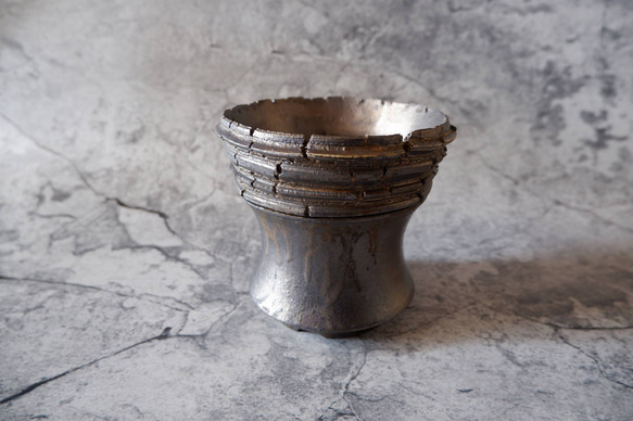 4.5号燻し金彩裂紋鉢361　塊根植物　多肉植物　アガベ　盆栽　植木鉢　作家鉢　鉢皿　沖縄 1枚目の画像