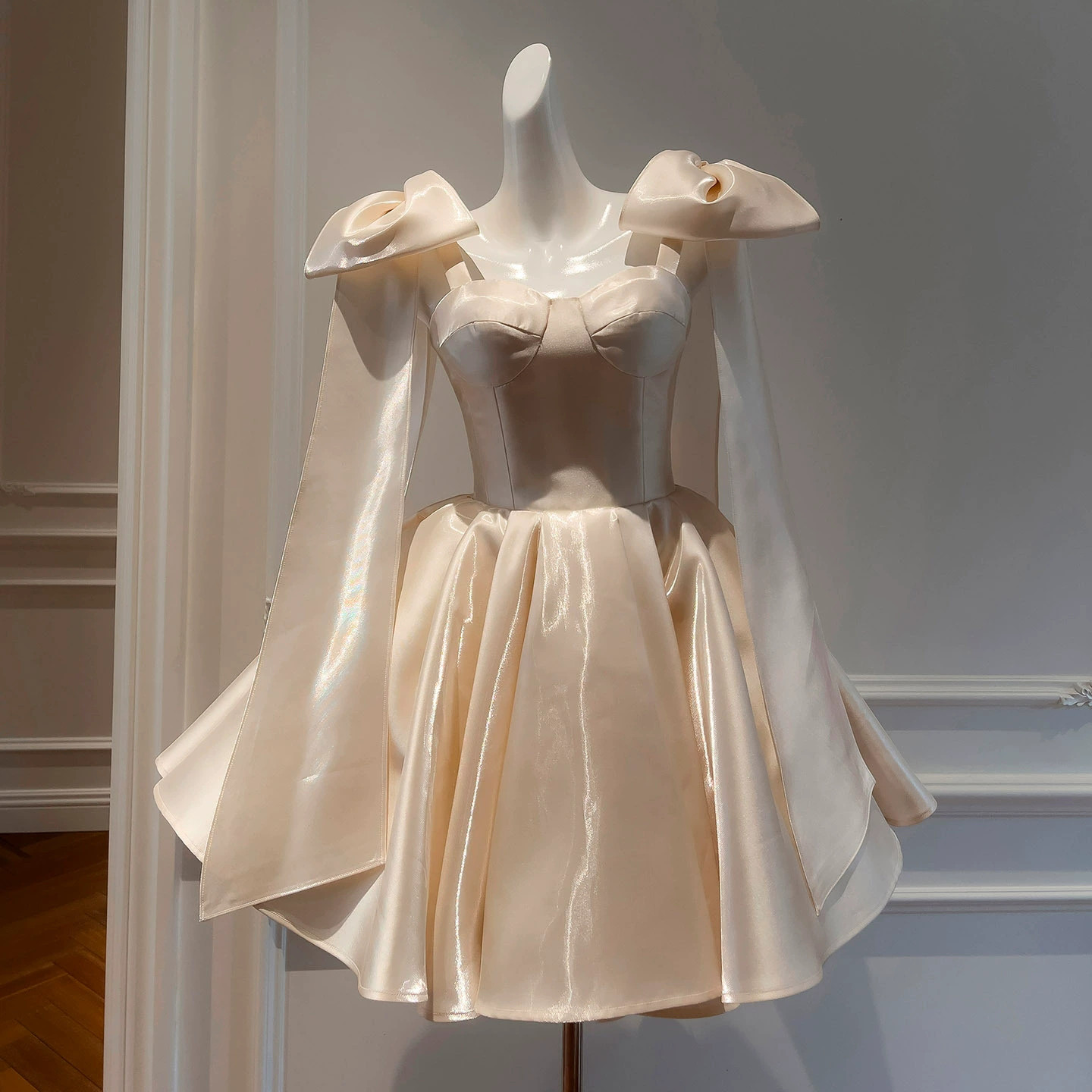 光沢 サテン リボン取外し可 ウェディングドレス パーティー ベージュ ショート丈 可愛い 韓国風 二次会 69456